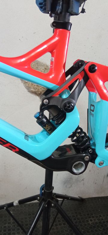 Used Mondraker Summum Carbon Pro Team 2019 Frameset 2019 Mountainbike, Blue, 27.5 — image 10 of 12