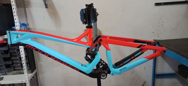Used Mondraker Summum Carbon Pro Team 2019 Frameset 2019 Mountainbike, Blue, 27.5 — image 11 of 12