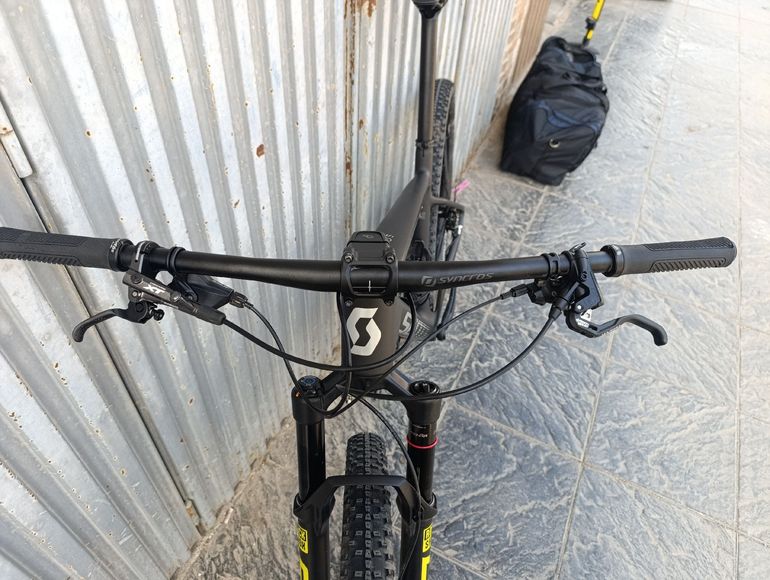 Used Scott Scale 2025 Mountainbike, Black — image 7 of 10