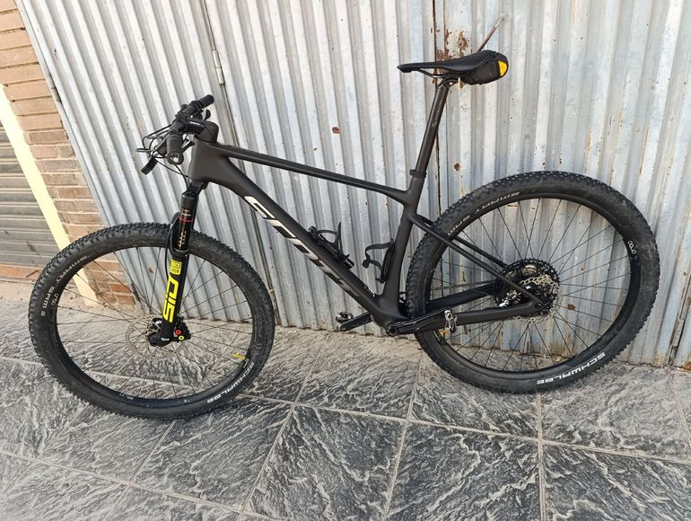 Used Scott Scale 2025 Mountainbike, Black — image 2 of 10