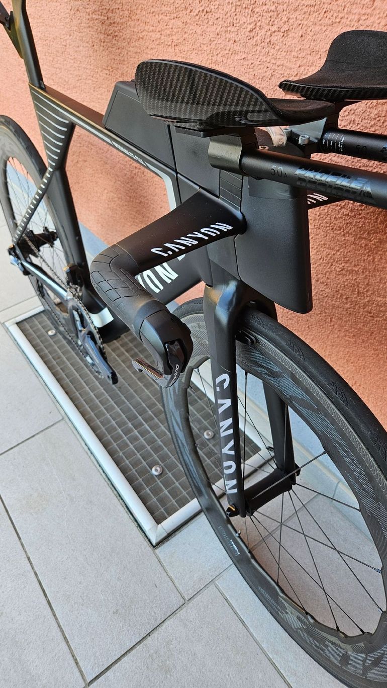 Used Canyon Speedmax CF SLX 9.0 LTD 2019 2019 Road & Gravel, Black — image 9 of 15