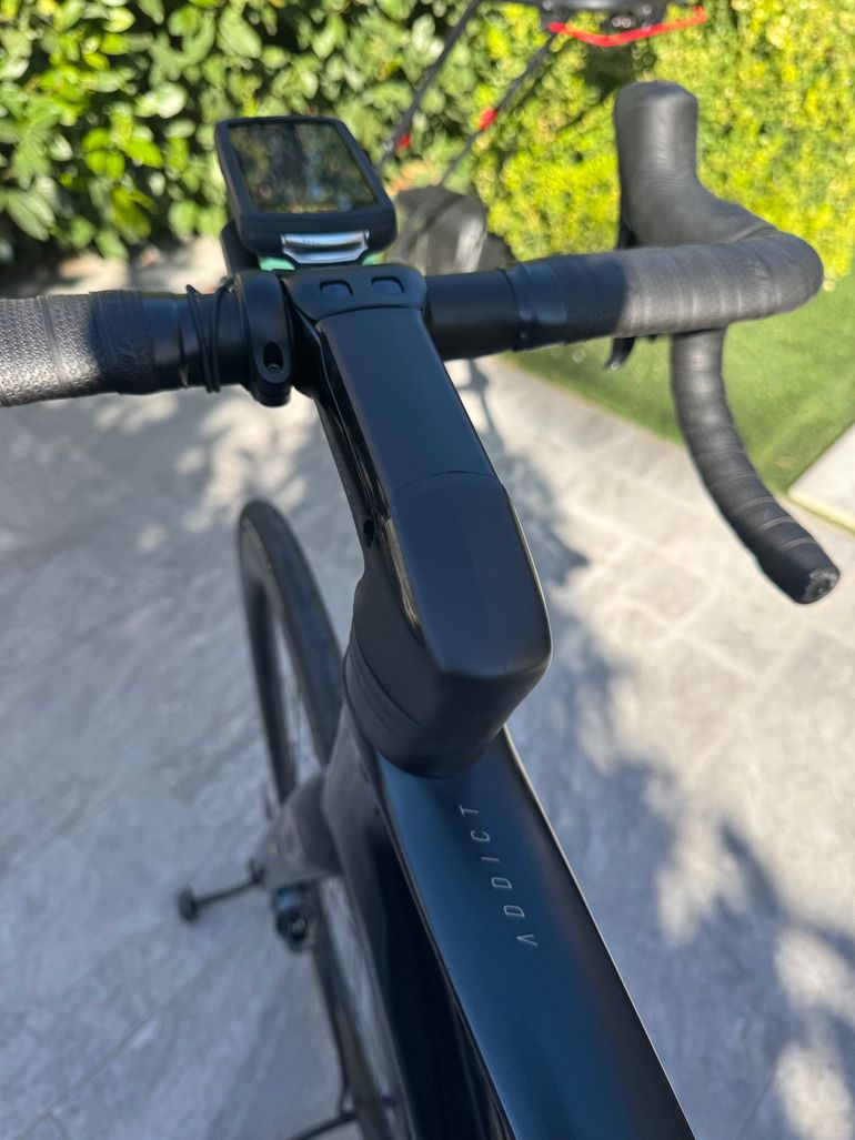 Used Scott Addict RC 20 2023 2023 Road & Gravel, Green — image 5 of 8
