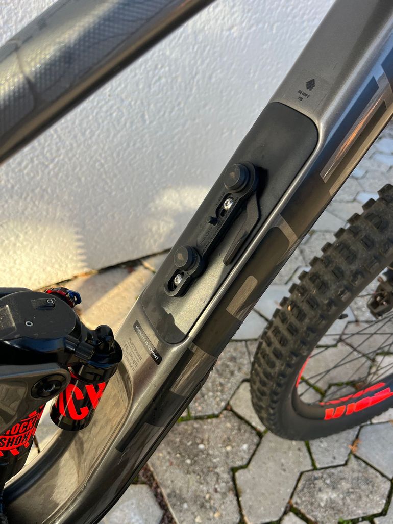 Used Trek Slash SRAM GX 2023 Mountainbike, Black — image 8 of 8