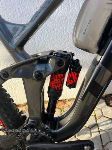 Used Trek Slash SRAM GX 2023 Mountainbike, Black — image 6 of 8