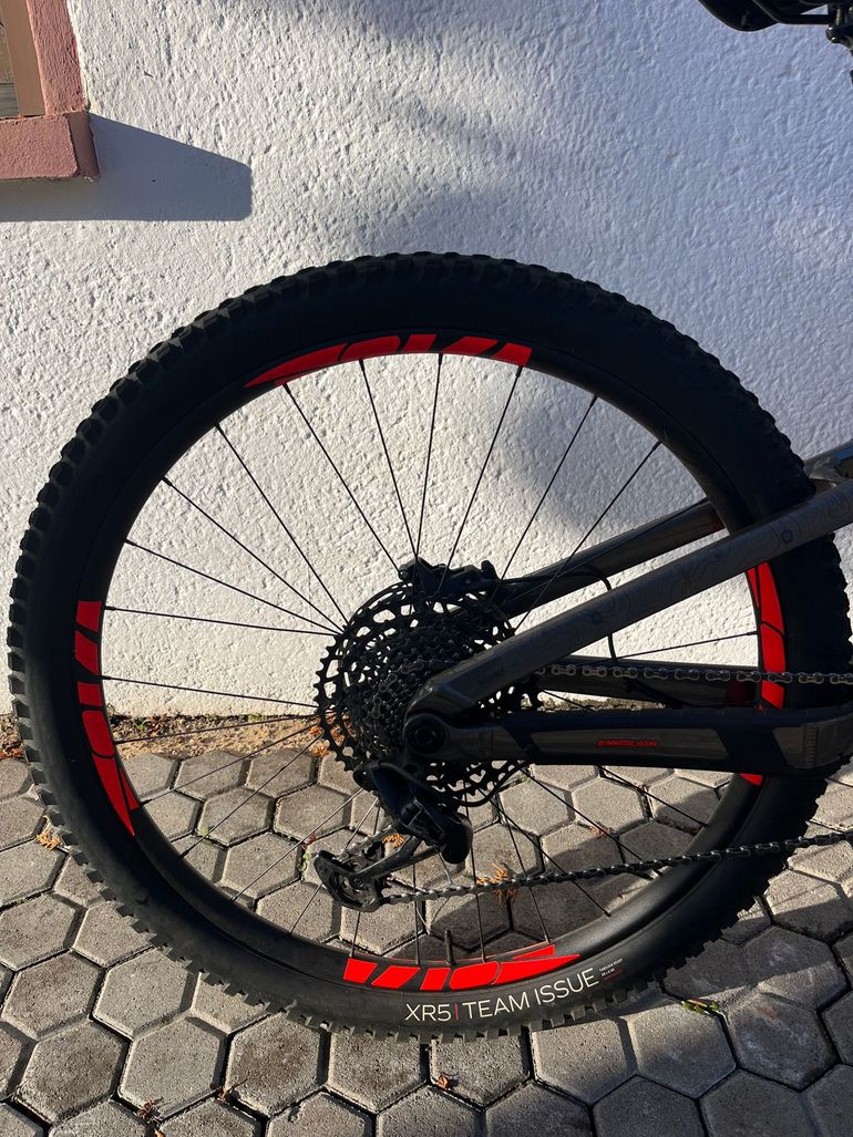 Used Trek Slash SRAM GX 2023 Mountainbike, Black — image 5 of 8