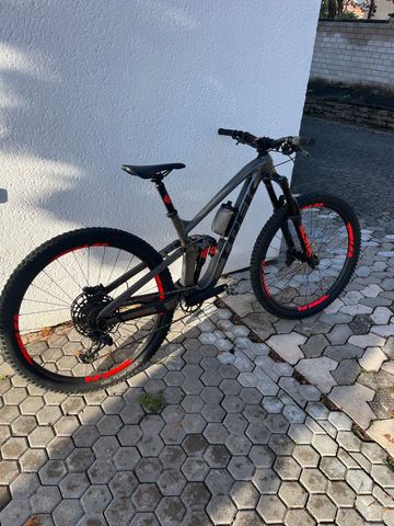 Used Trek Slash SRAM GX 2023 Mountainbike, Black — image 2 of 8