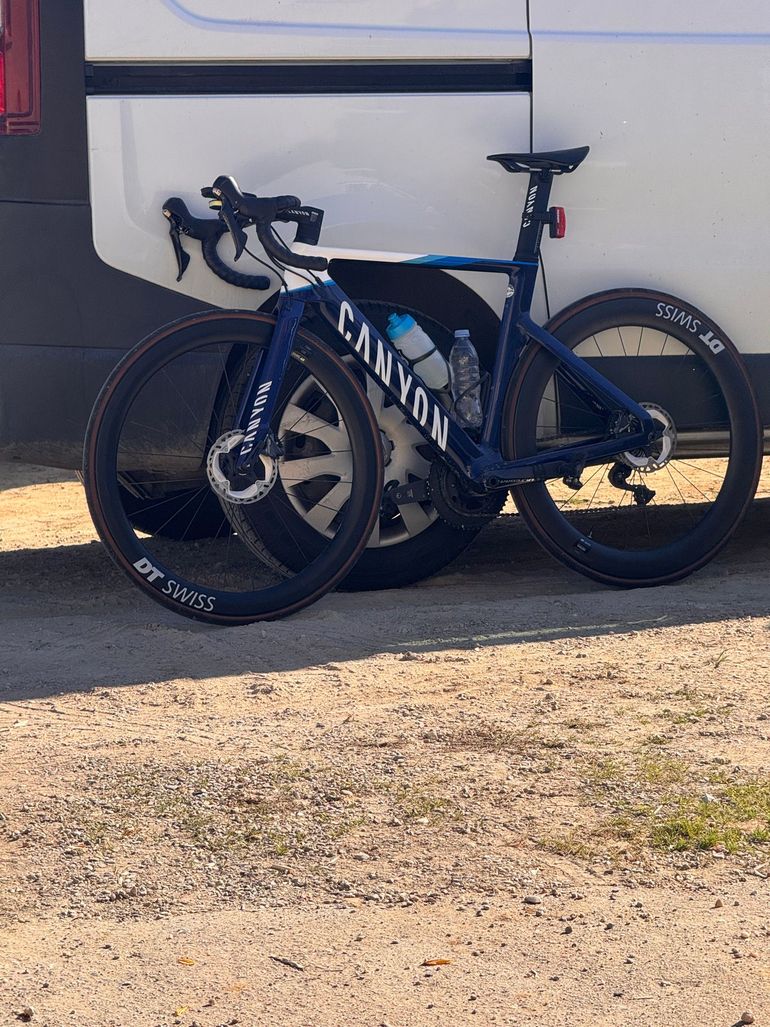 自転車本体 Canyon Aeroad CF SL 8 disc Canyon Aeroad CF SL 8 Disc / Aerodynamiczne / Rowery szosowe