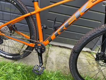 Used Trek X-Caliber 9 2023 2022 Mountainbike, Orange, 29 — image 3 of 8