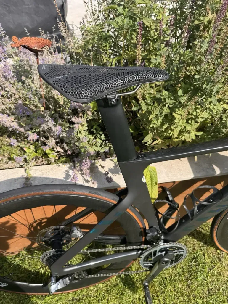 Used Canyon Aeroad CFR AXS 2023 2023 Road & Gravel, Black — image 7 of 8