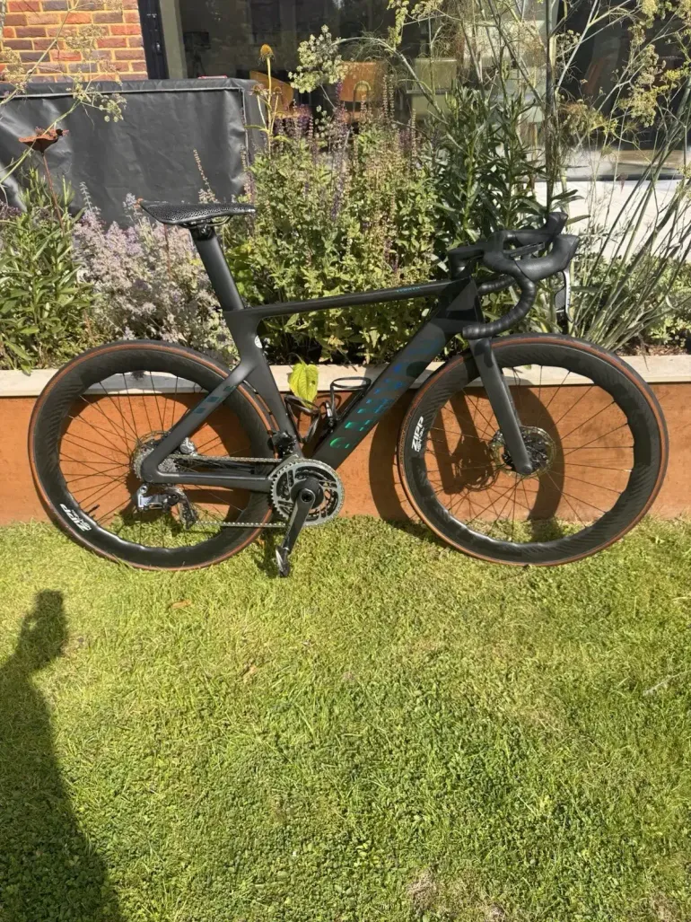 Used Canyon Aeroad CFR AXS 2023 2023 Road & Gravel, Black — image 1 of 8