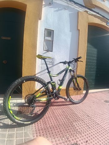 Used Giant Stance 2 2018 2018 Mountainbike, Green, 27.5 — image 3 of 6
