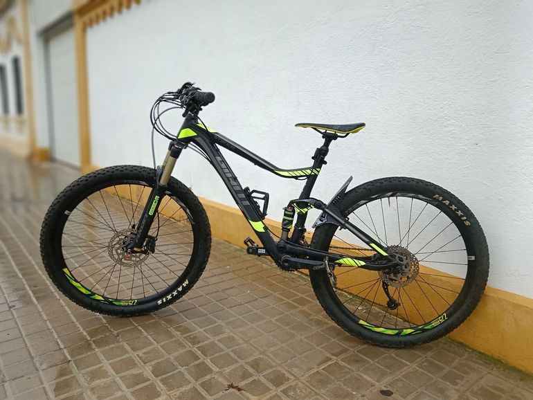 Used Giant Stance 2 2018 2018 Mountainbike, Green, 27.5 — image 6 of 6