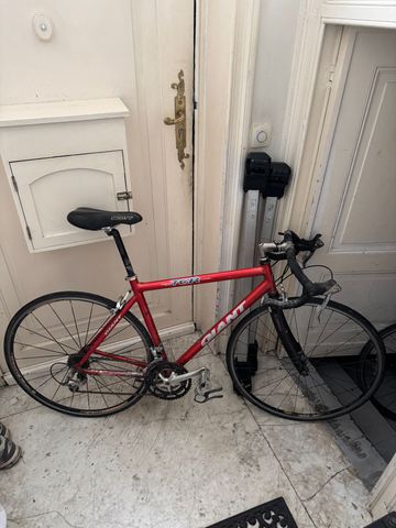 Used Giant TCR Compact Road 1992 Road & Gravel, Red — image 1 of 11
