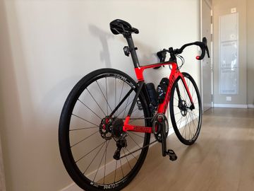 Used Specialized Venge Expert Disc 2018 2018 Road & Gravel, Red — image 2 of 4