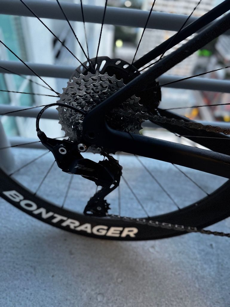Used Canyon Endurace CF 7 Disc 2024 2024 Road & Gravel, Black — image 8 of 9