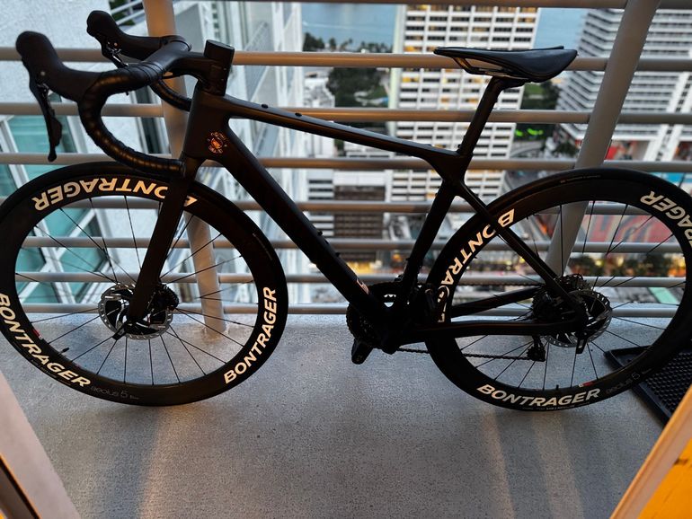 Used Canyon Endurace CF 7 Disc 2024 2024 Road & Gravel, Black — image 4 of 9