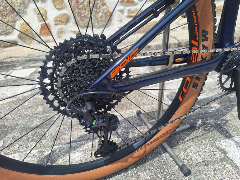 Used Specialized Epic Comp EVO 2019 2019 Mountainbike, Blue, 29 — image 6 of 8