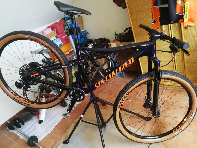 Used Specialized Epic Comp EVO 2019 2019 Mountainbike, Blue, 29 — image 3 of 8