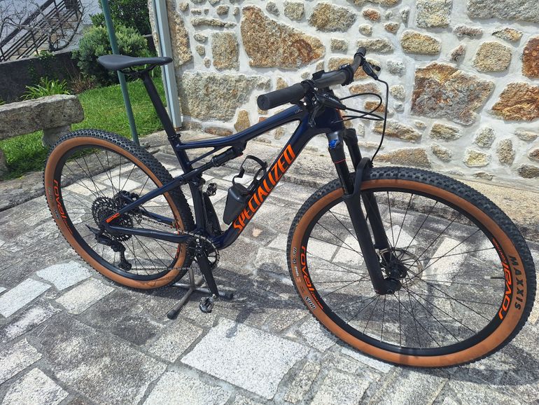 Used Specialized Epic Comp EVO 2019 2019 Mountainbike, Blue, 29 — image 5 of 8