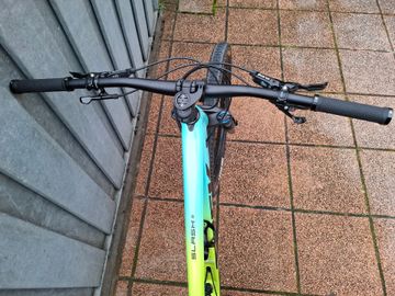 Used Trek Slash 8 2020 Mountainbike, Green — image 6 of 6