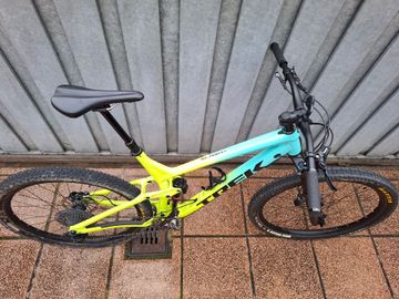 Used Trek Slash 8 2020 Mountainbike, Green — image 5 of 6