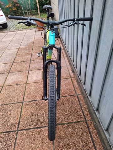Used Trek Slash 8 2020 Mountainbike, Green — image 4 of 6