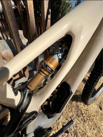 Used Specialized Stumpjumper EVO Pro 2022 2022 Mountainbike, White, 29 — image 9 of 10