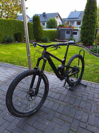 Used Trek Slash 9.8 XT 2022 2022 Mountainbike, Black, 29 — image 2 of 12