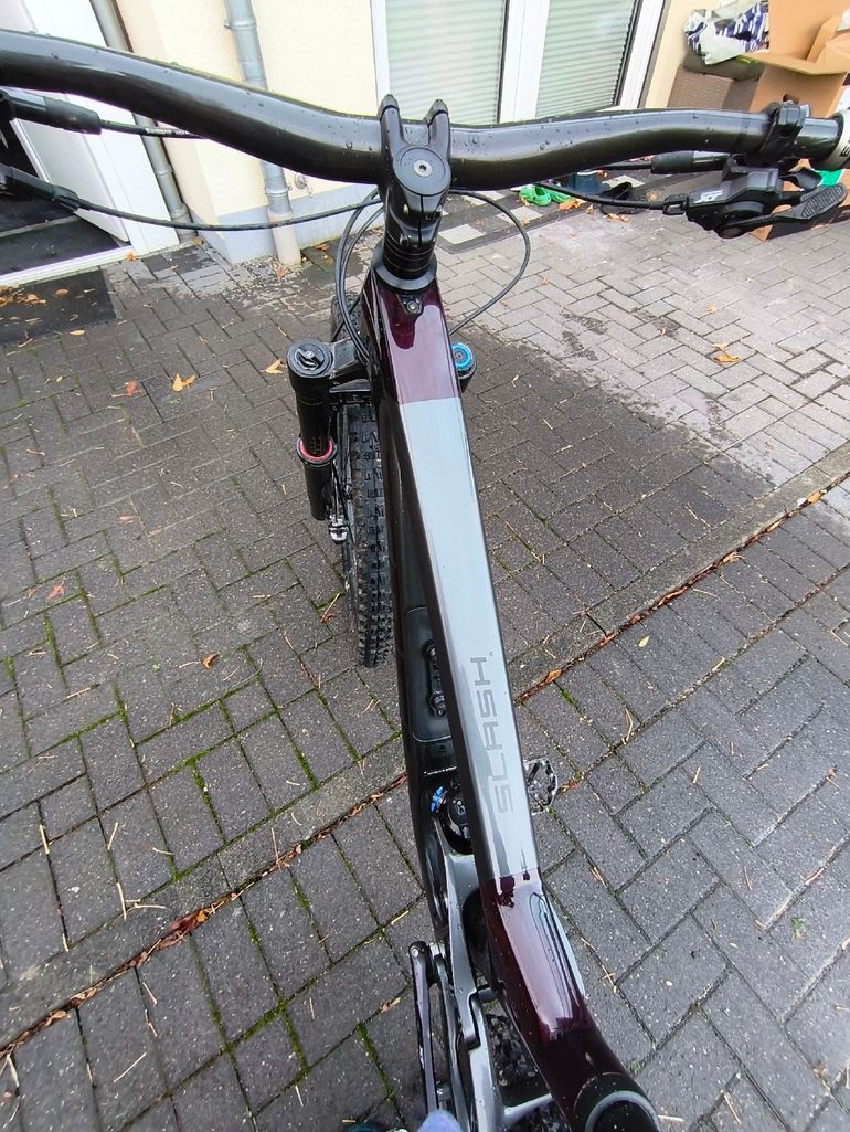 Used Trek Slash 9.8 XT 2022 2022 Mountainbike, Black, 29 — image 11 of 12