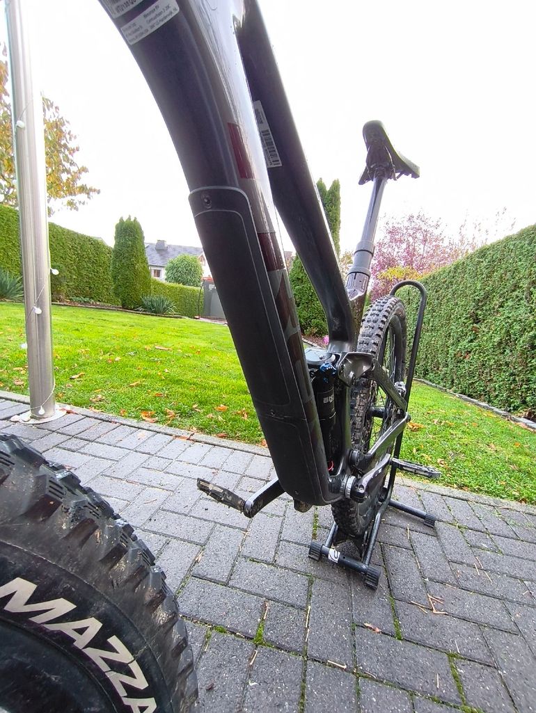 Used Trek Slash 9.8 XT 2022 2022 Mountainbike, Black, 29 — image 6 of 12