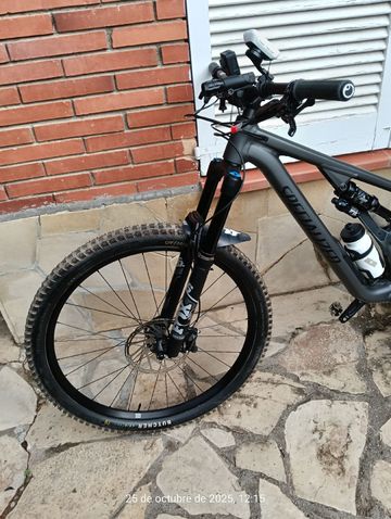 Used Specialized Stumpjumper Comp Alloy 2023 2023 Mountainbike, Black, 29 — image 4 of 6