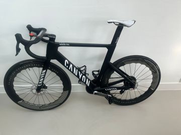 Used Canyon Aeroad CFR Disc eTap 2024 2024 Road & Gravel, Black — image 2 of 8