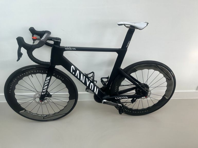 Used Canyon Aeroad CFR Disc eTap 2024 2024 Road & Gravel, Black — image 2 of 8