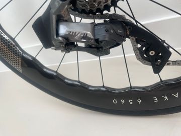 Used Canyon Aeroad CFR Disc eTap 2024 2024 Road & Gravel, Black — image 7 of 8