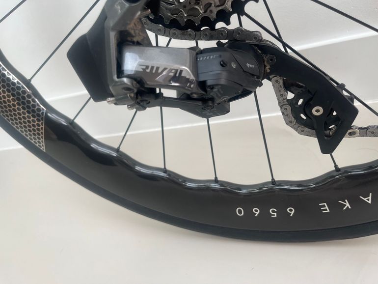 Used Canyon Aeroad CFR Disc eTap 2024 2024 Road & Gravel, Black — image 7 of 8