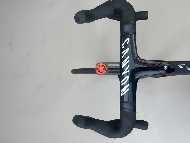 Used Canyon Aeroad CFR Disc eTap 2024 2024 Road & Gravel, Black — image 5 of 8