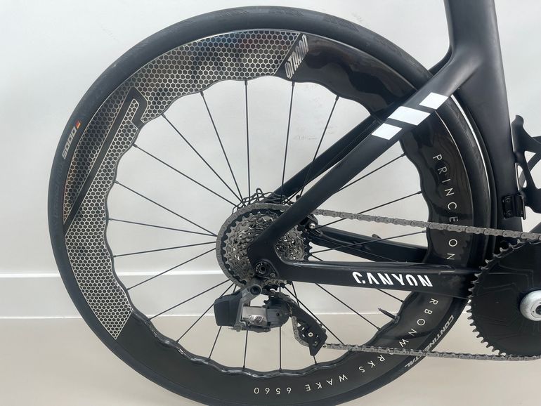 Used Canyon Aeroad CFR Disc eTap 2024 2024 Road & Gravel, Black — image 4 of 8