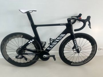 Used Canyon Aeroad CFR Disc eTap 2024 2024 Road & Gravel, Black — image 1 of 8