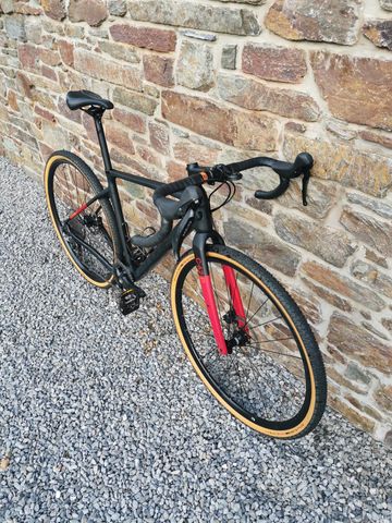 Used CUBE NUROAD C:62 PRO 2022 2022 Road & Gravel, Black — image 4 of 6