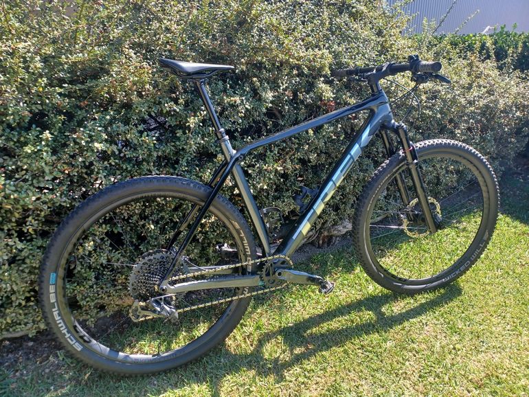 Used Trek Procaliber 9.7 2023 2023 Mountainbike, Light Gray, 29 — image 5 of 19