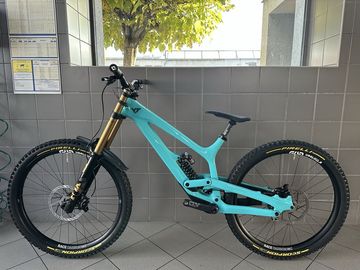 Brugt YT Industries Tues Core 4 2023 Large 2023 Mountainbike — billede 2 af 9