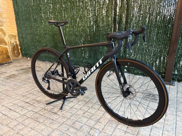 Used Giant Advanced Pro Ccc Team 2021 Road & Gravel, Black — image 7 of 10