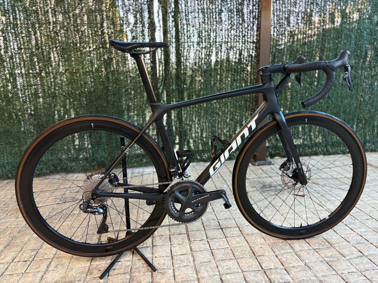 Used Giant Advanced Pro Ccc Team 2021 Road & Gravel, Black — image 1 of 10