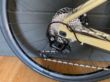 Used Giant Revolt 1 2025 2025 Road & Gravel, Light Gray — image 4 of 8