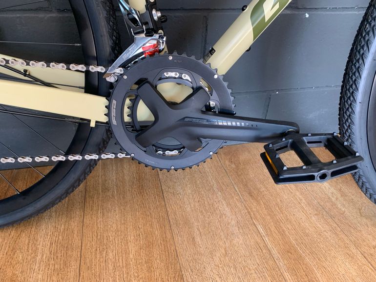 Used Giant Revolt 1 2025 2025 Road & Gravel, Light Gray — image 3 of 8