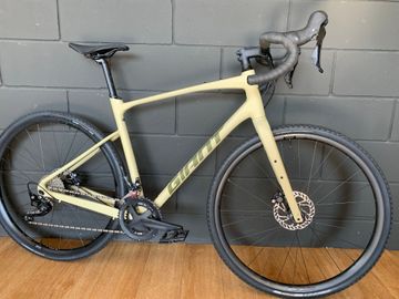 Used Giant Revolt 1 2025 2025 Road & Gravel, Light Gray — image 1 of 8
