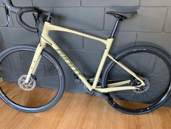 Used Giant Revolt 1 2025 2025 Road & Gravel, Light Gray — image 2 of 8