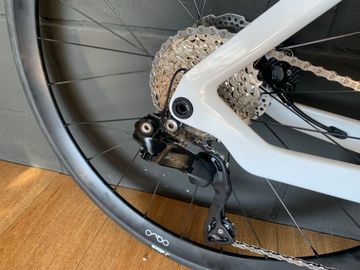 Used Orbea Orca Shimano 105 2025 Road & Gravel, White — image 4 of 10