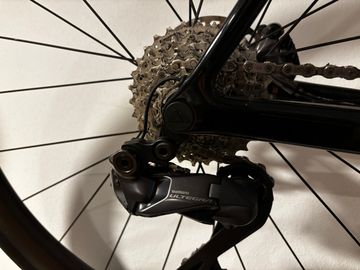 Used Canyon Ultimate CF SL 8 Aero 2024 2024 Road & Gravel, White — image 3 of 5
