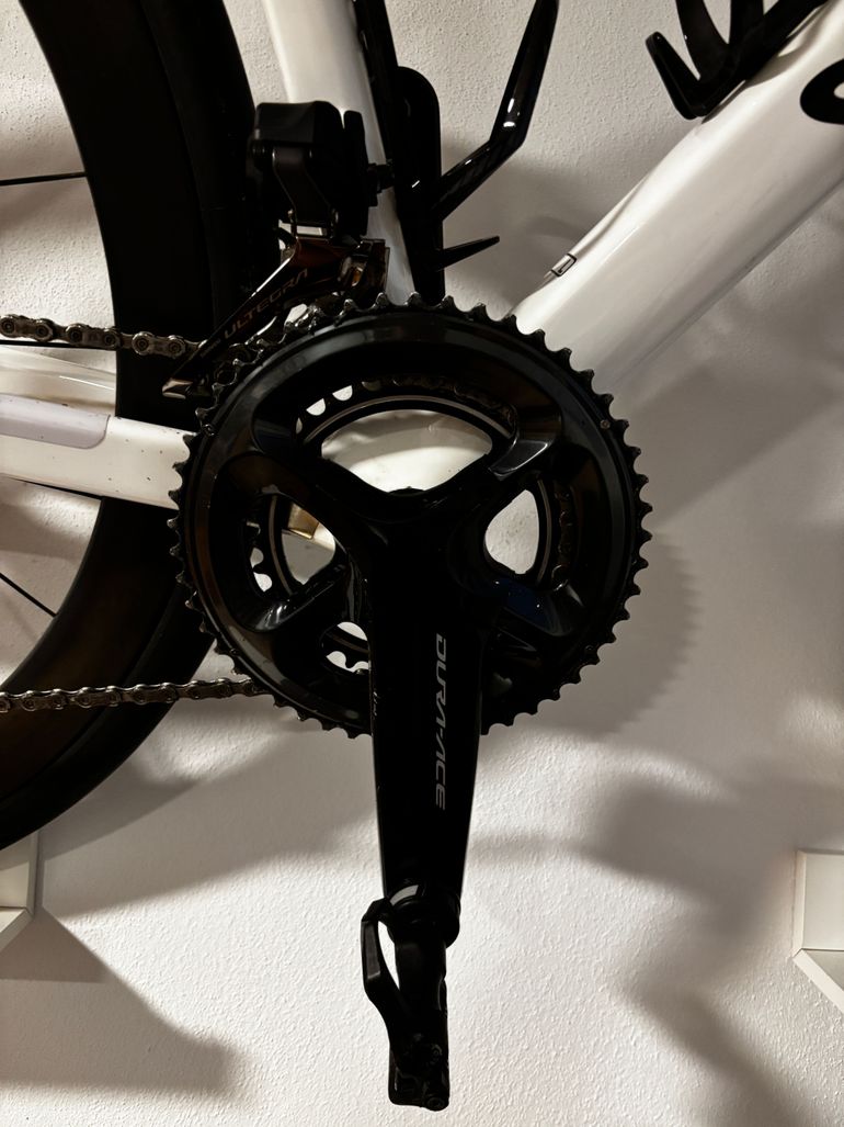 Used Canyon Ultimate CF SL 8 Aero 2024 2024 Road & Gravel, White — image 4 of 5